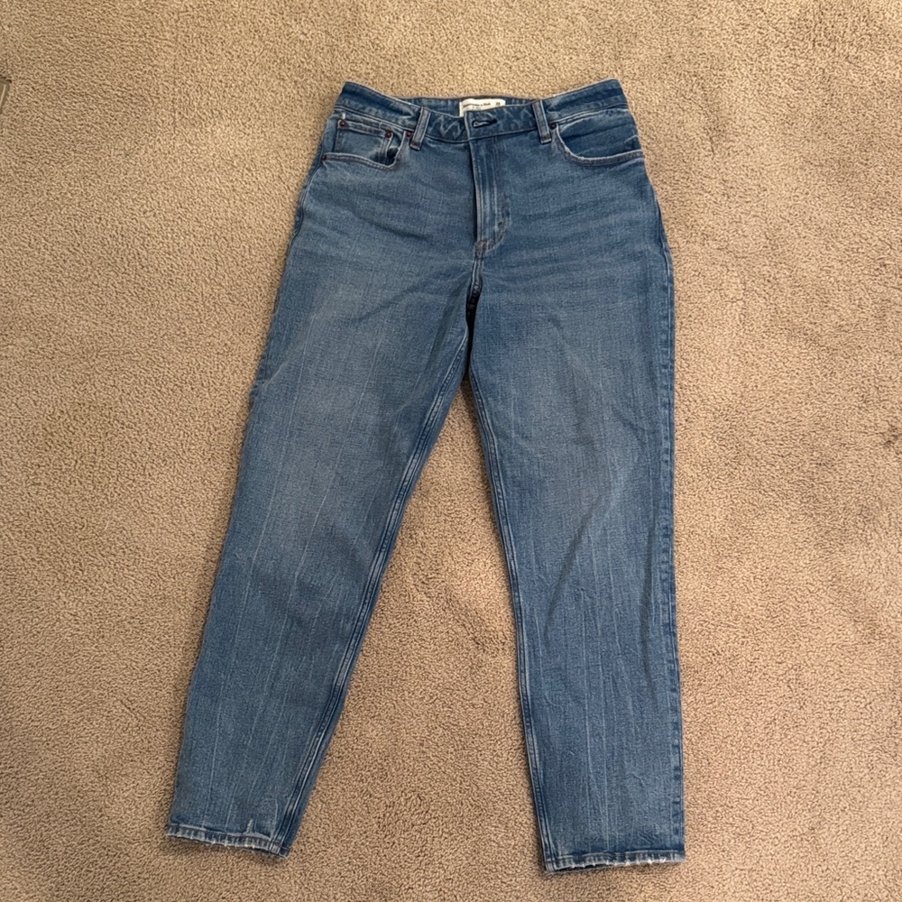 Abercrombie & Fitch The Mom High Rise